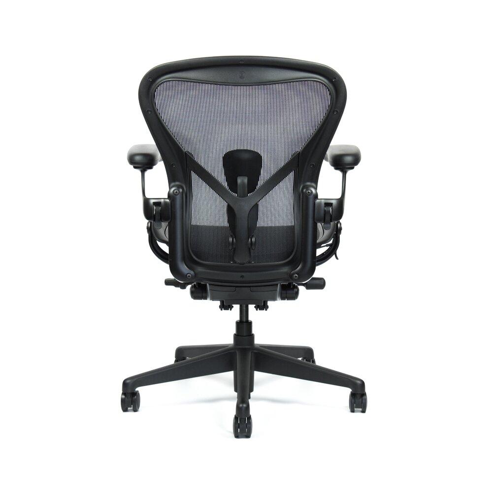 Herman Miller Aeron velikost B black edition