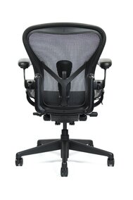 Herman Miller Aeron velikost B black edition